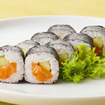 SAKE AVACADO MAKİ ROLL